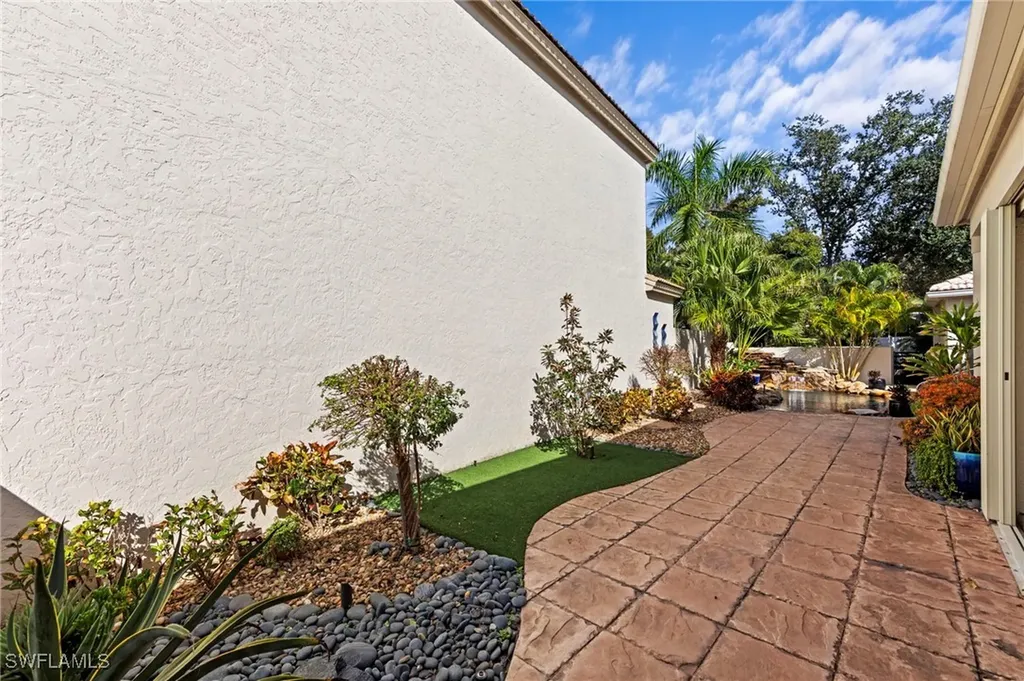 27567 Riverbank Drive Bonita Springs FL 34134