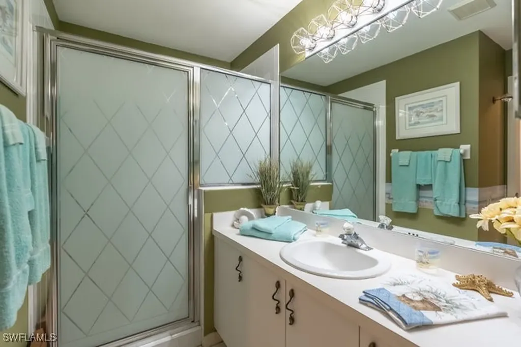 242 Newport Drive Naples FL 34114