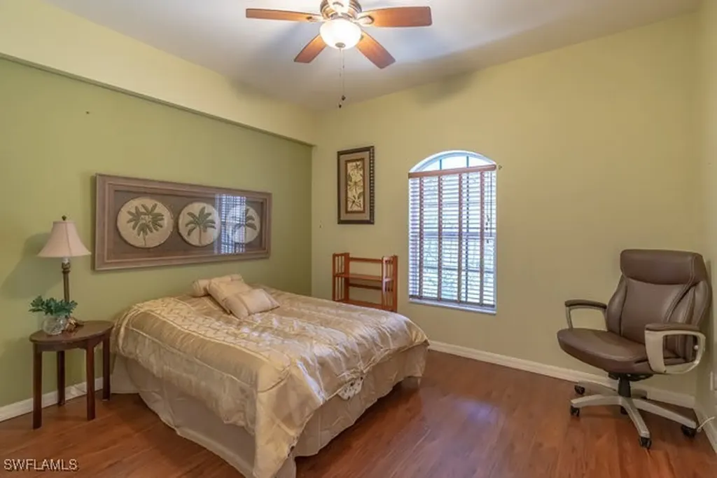 242 Newport Drive Naples FL 34114