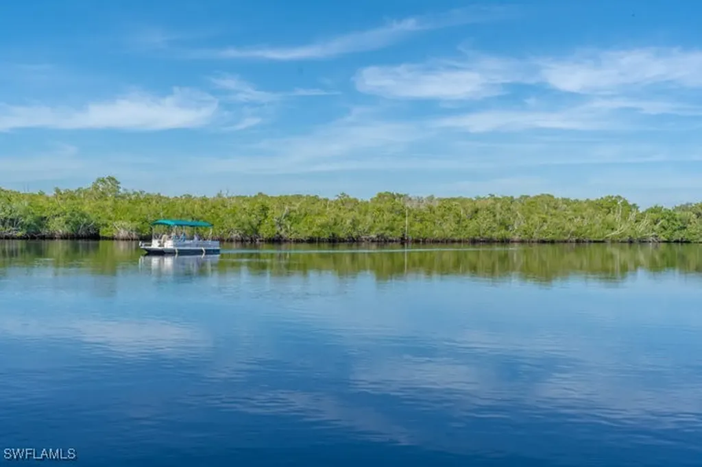 242 Newport Drive Naples FL 34114