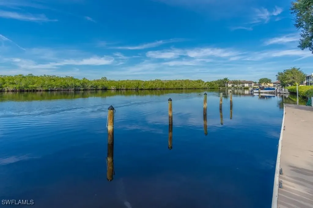 242 Newport Drive Naples FL 34114