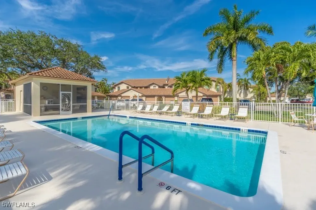 242 Newport Drive Naples FL 34114