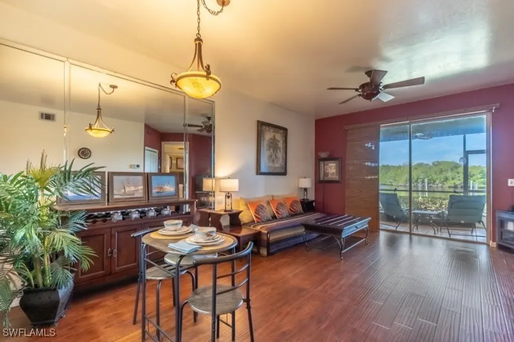 242 Newport Drive Naples FL 34114