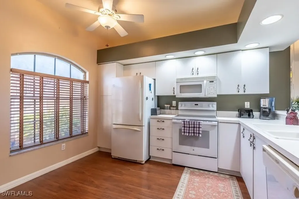 242 Newport Drive Naples FL 34114