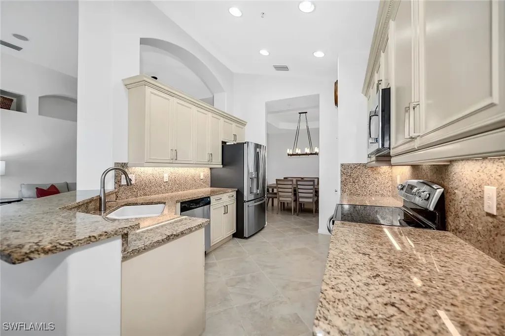 6689 Alden Woods Circle Naples FL 34113