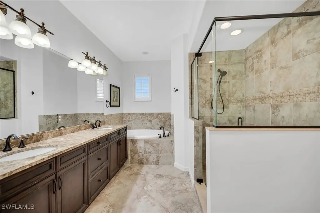 6689 Alden Woods Circle Naples FL 34113