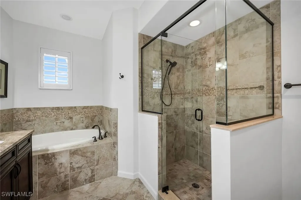 6689 Alden Woods Circle Naples FL 34113