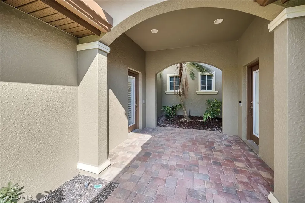 6689 Alden Woods Circle Naples FL 34113