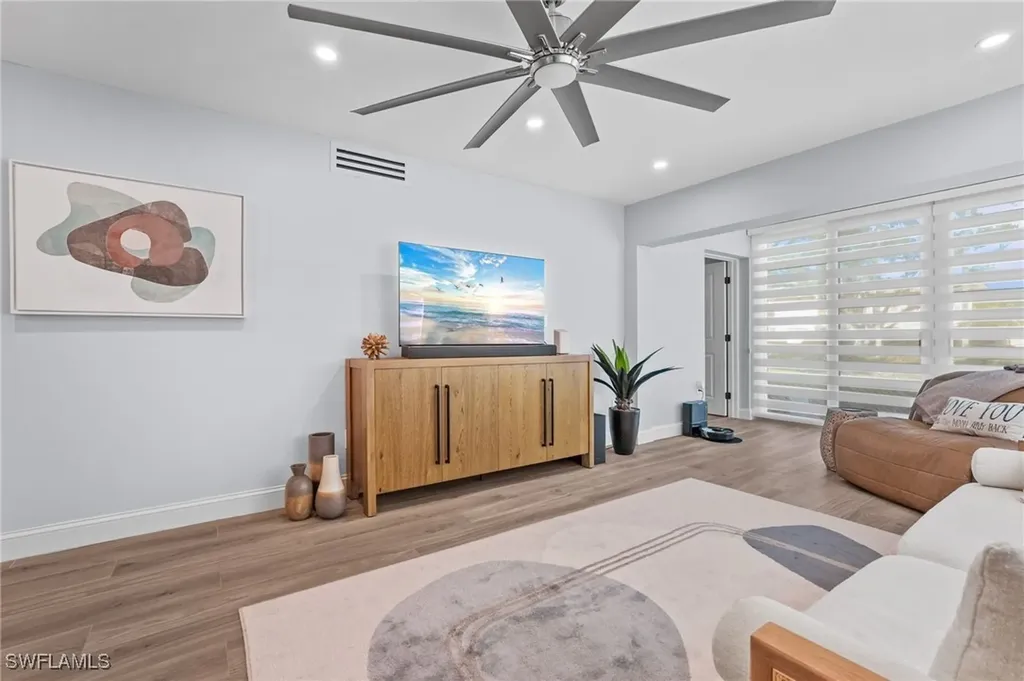 292 Banyan Boulevard Naples FL 34102