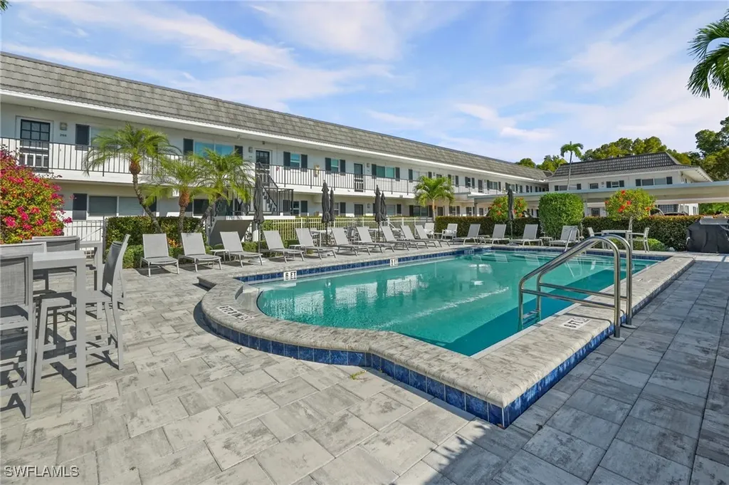 292 Banyan Boulevard Naples FL 34102