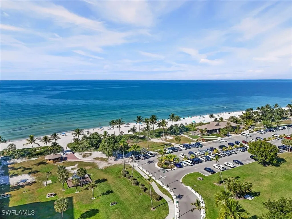 292 Banyan Boulevard Naples FL 34102