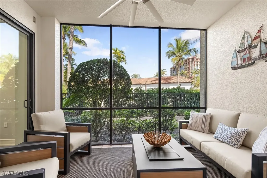 1015 Sandpiper Street Naples FL 34102