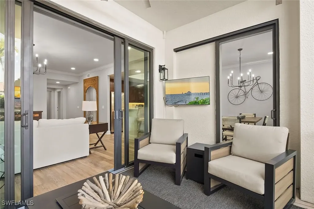 1015 Sandpiper Street Naples FL 34102