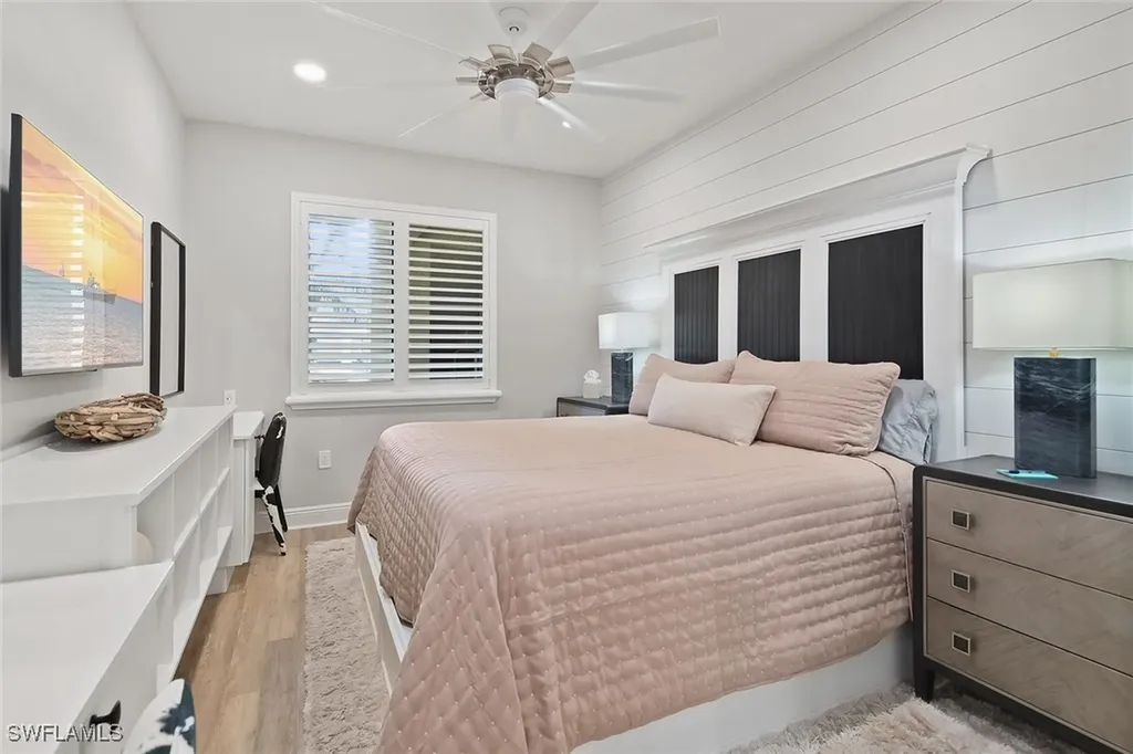 1015 Sandpiper Street Naples FL 34102