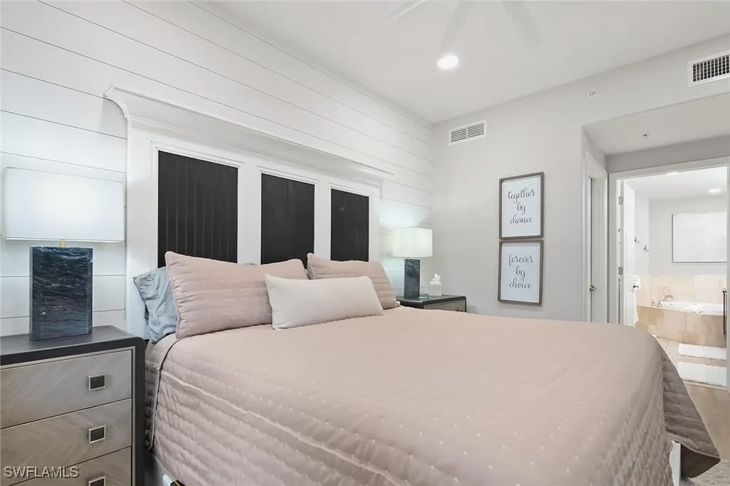 1015 Sandpiper Street Naples FL 34102