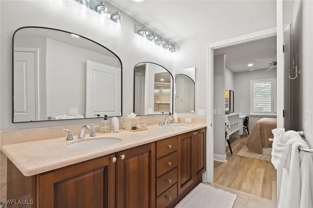 1015 Sandpiper Street Naples FL 34102