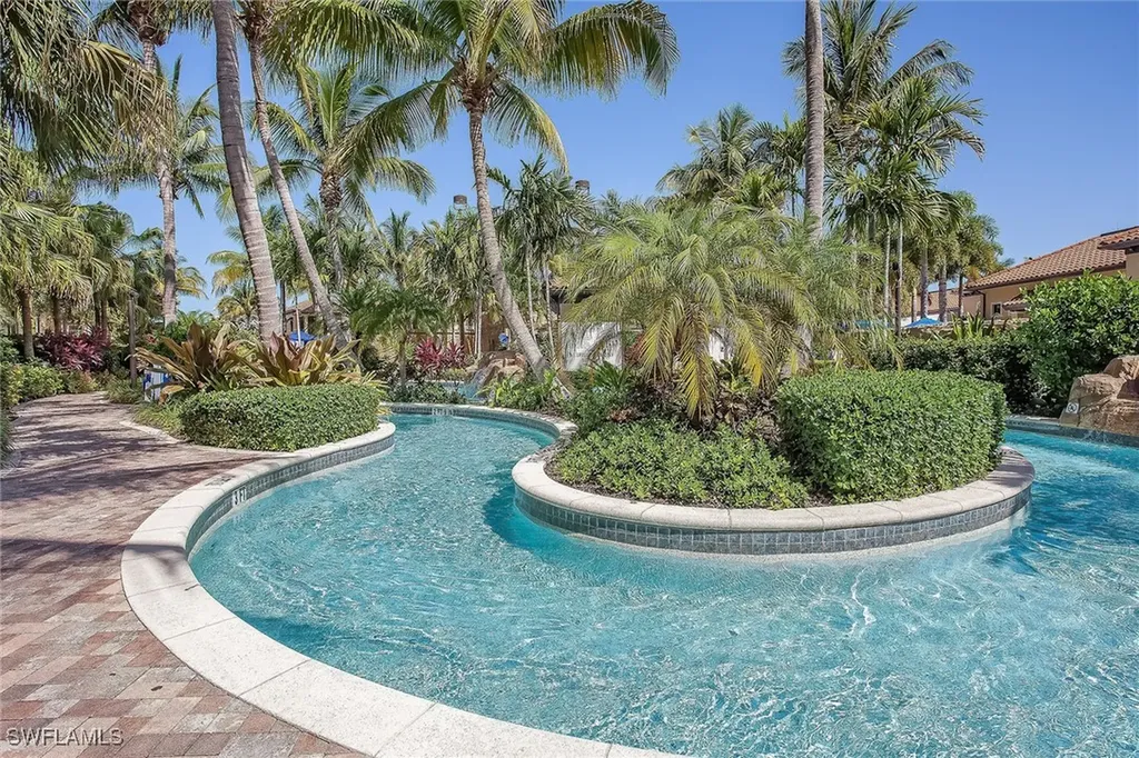 1015 Sandpiper Street Naples FL 34102