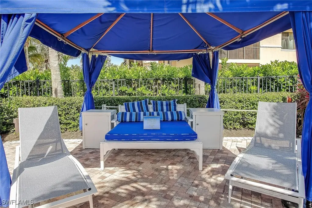 1015 Sandpiper Street Naples FL 34102