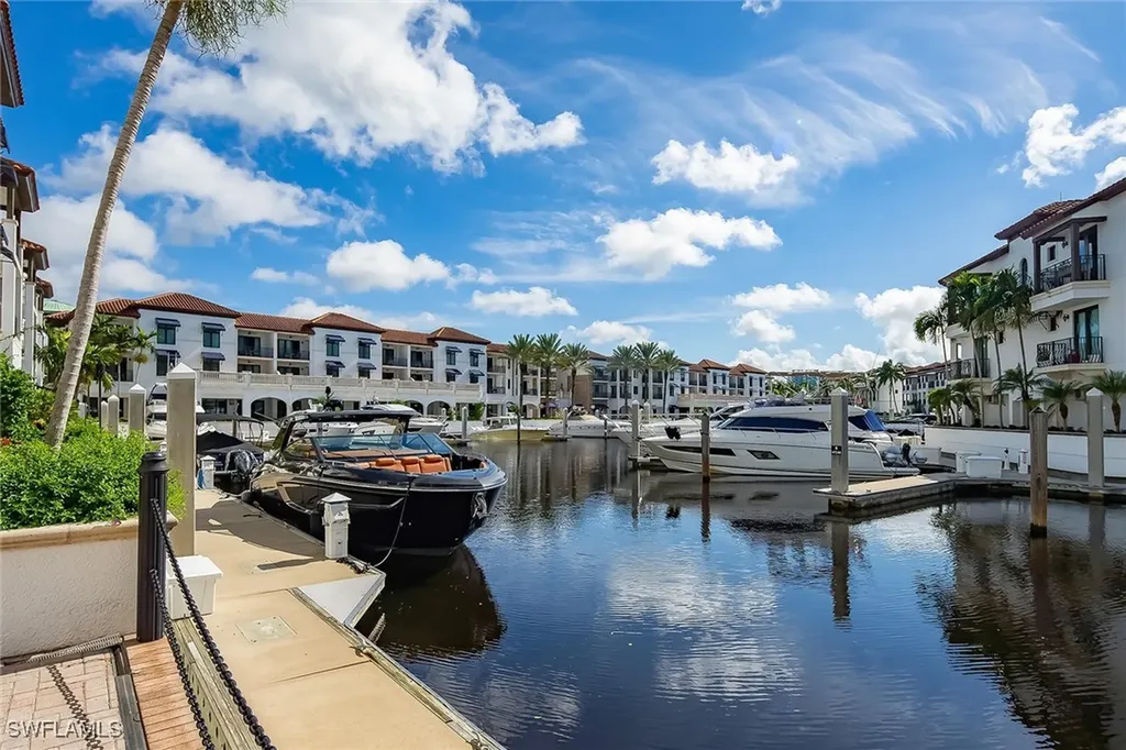 1015 Sandpiper Street Naples FL 34102