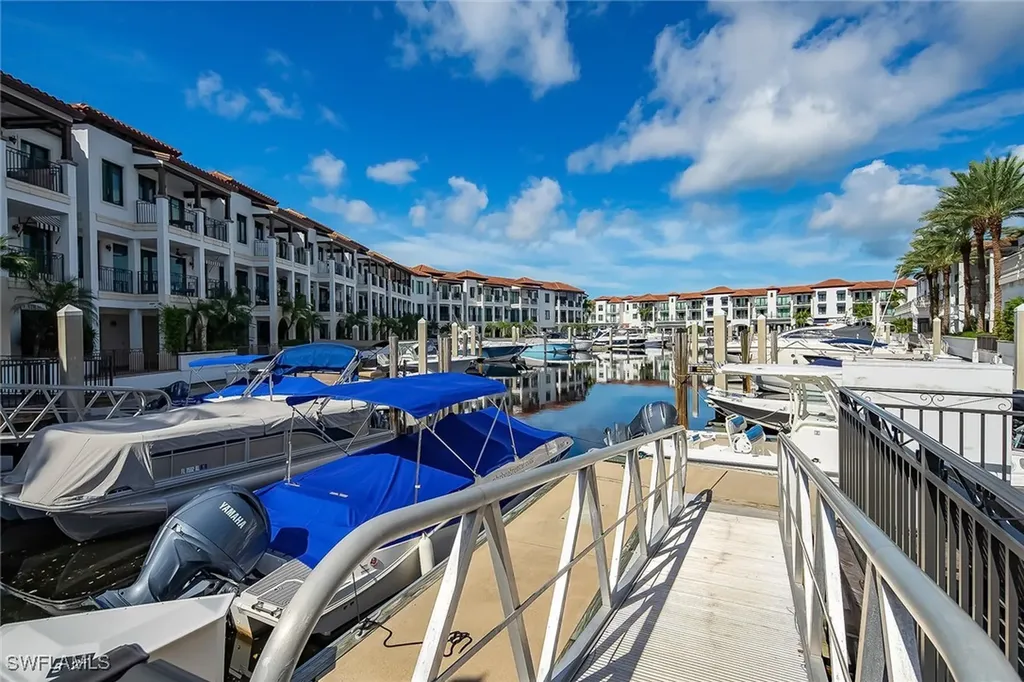 1015 Sandpiper Street Naples FL 34102