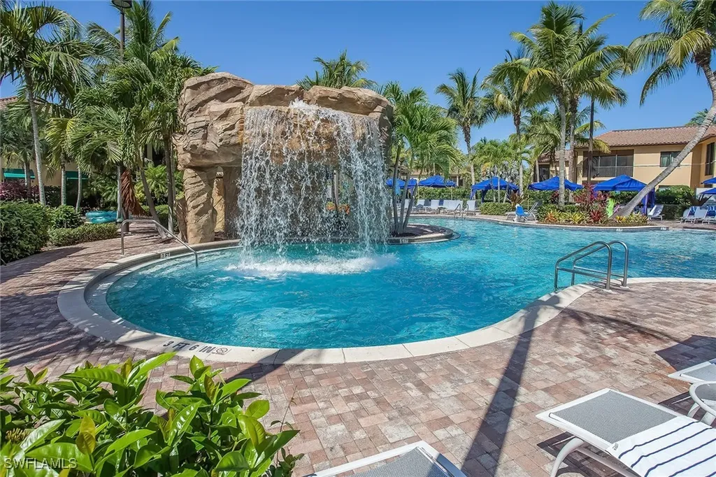 1015 Sandpiper Street Naples FL 34102