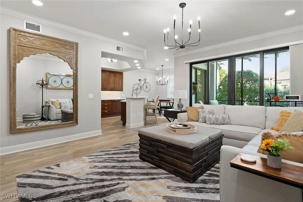 1015 Sandpiper Street Naples FL 34102