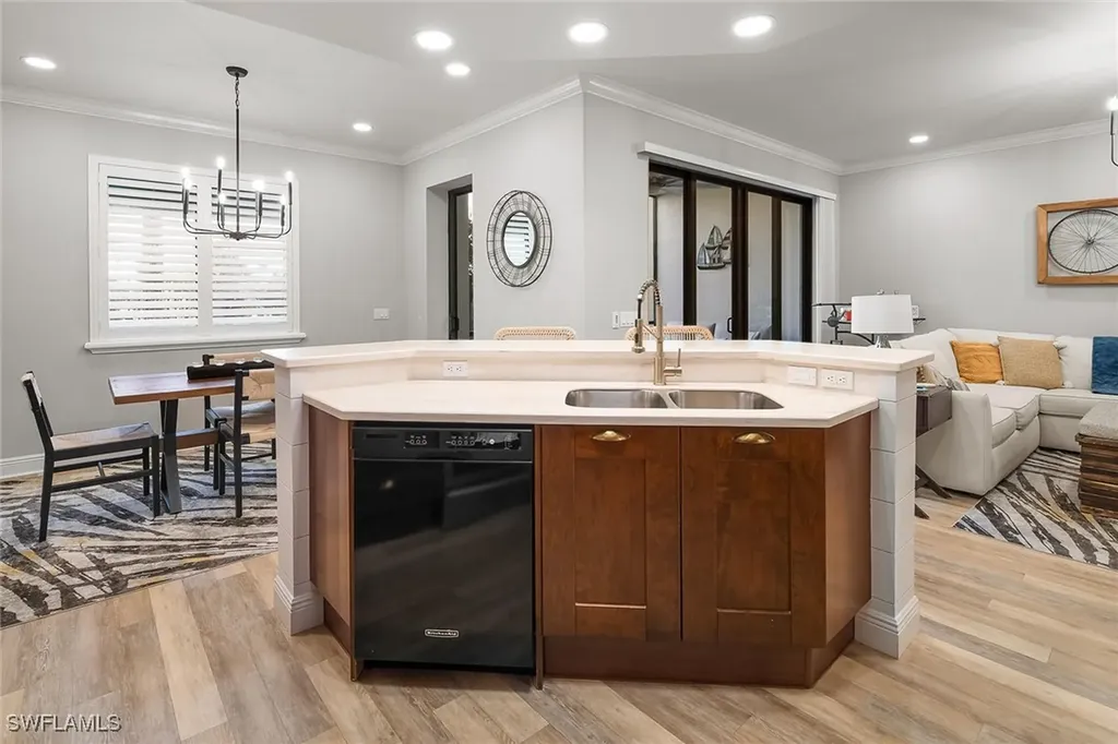 1015 Sandpiper Street Naples FL 34102