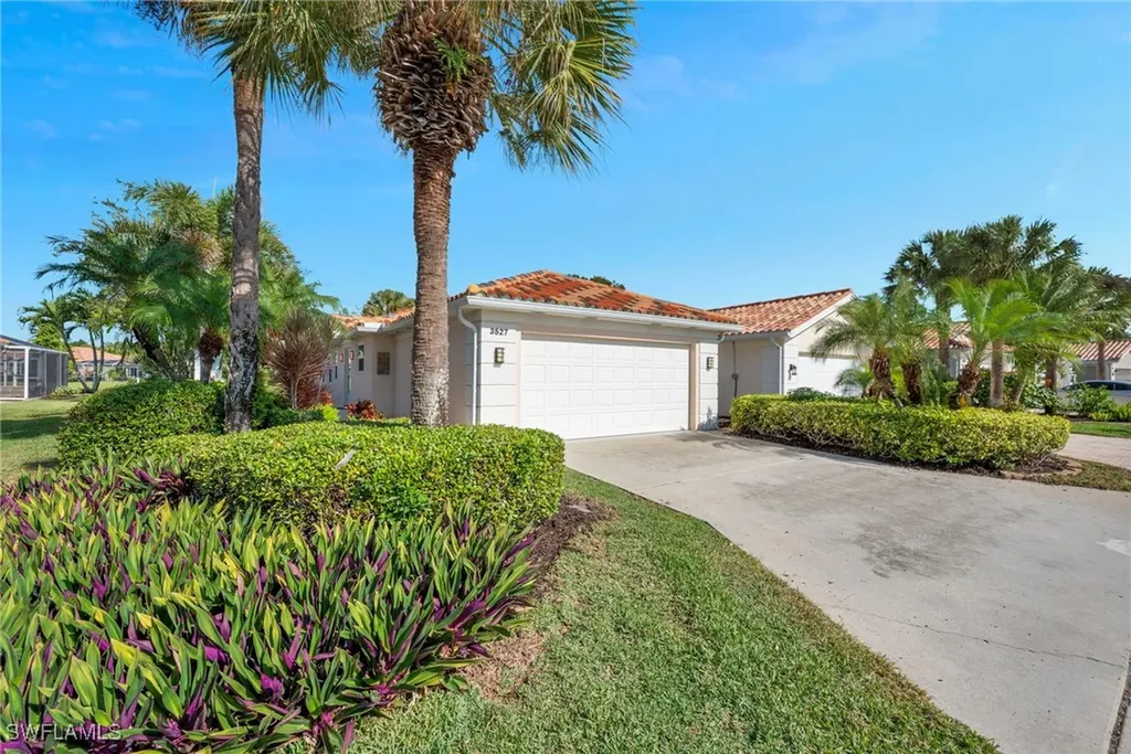 Naples FL, 3527 El Verdado Court