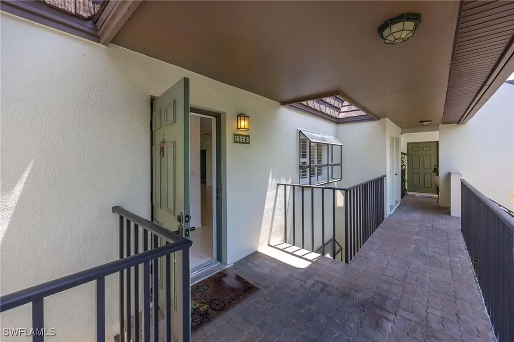 1608 Spoonbill Lane Naples FL 34105