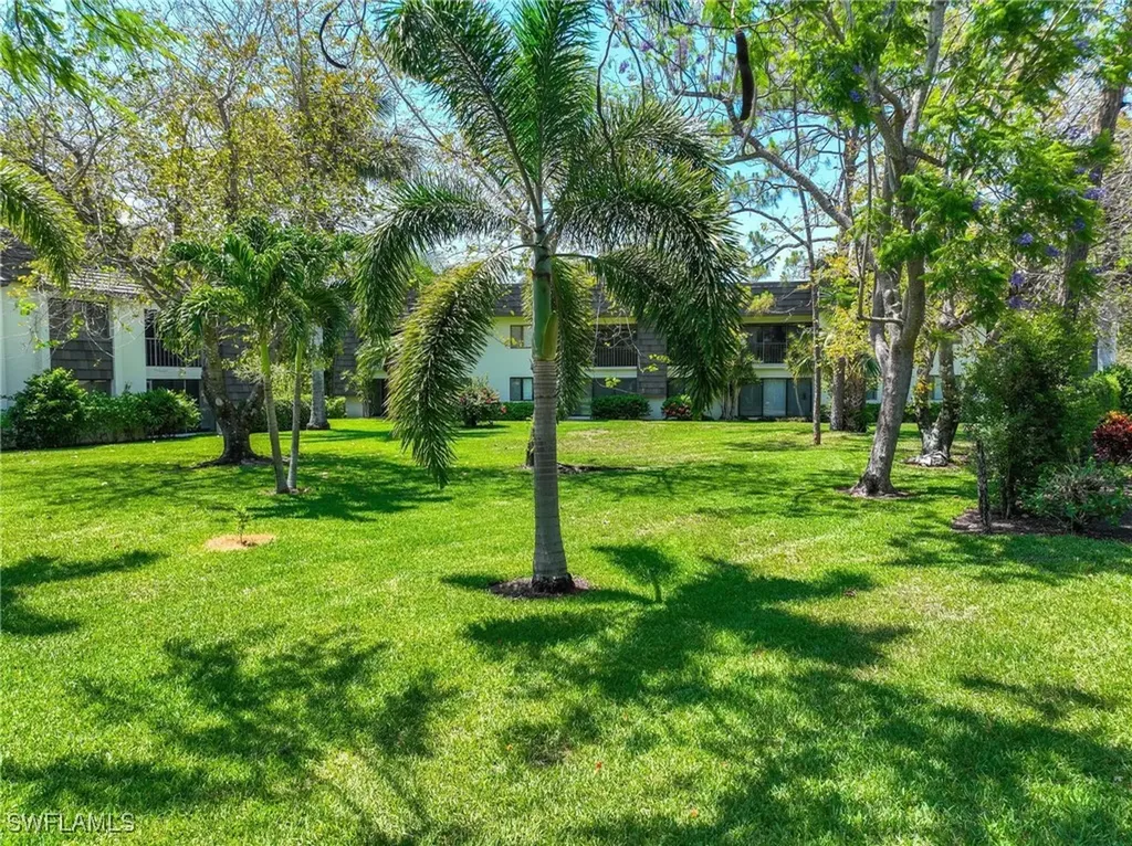 1608 Spoonbill Lane Naples FL 34105