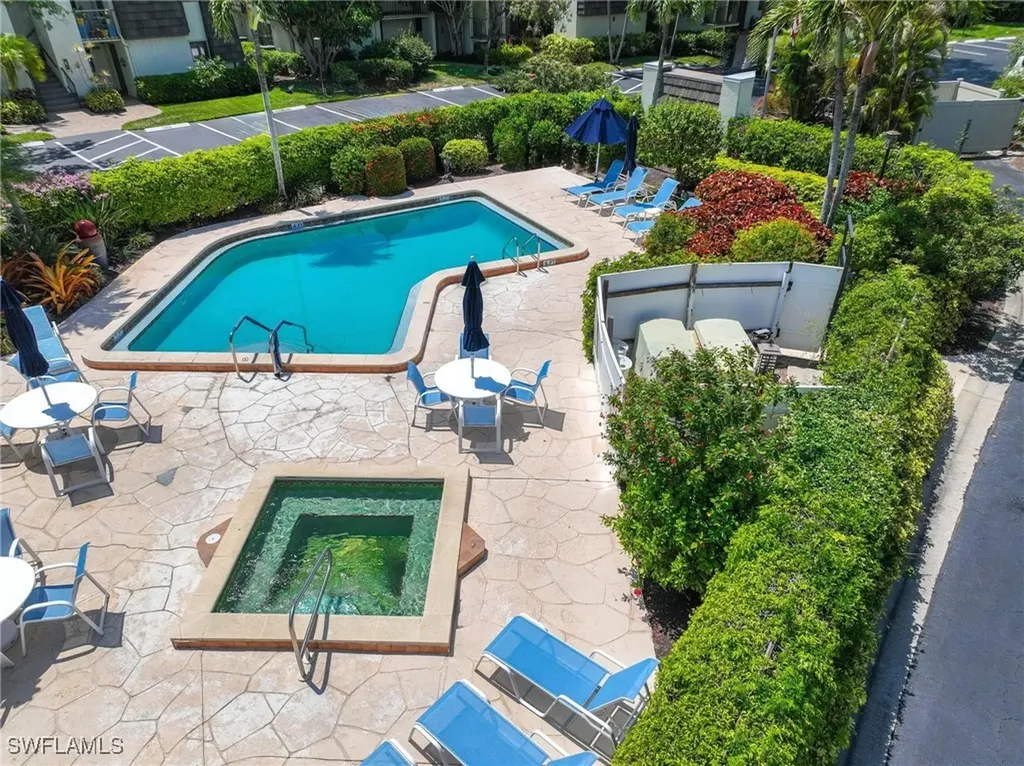 1608 Spoonbill Lane Naples FL 34105