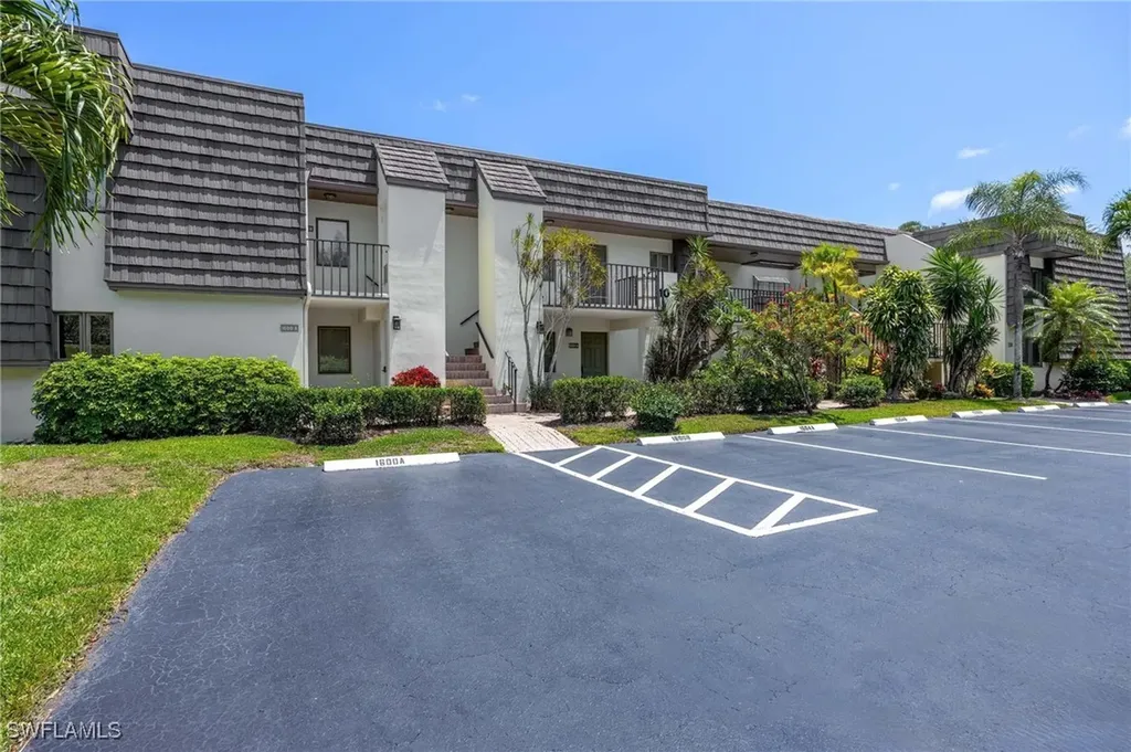 1608 Spoonbill Lane Naples FL 34105