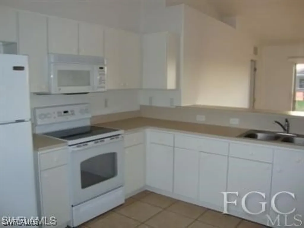 2112 Chiquita Boulevard N Cape Coral FL 33993