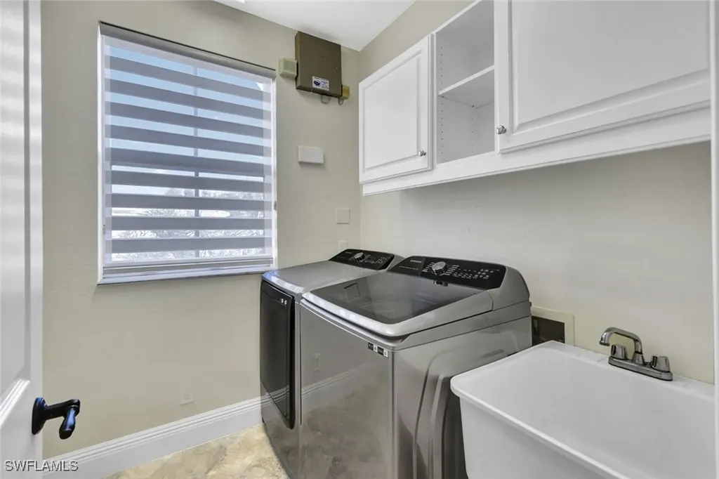 1345 Mariposa Circle Naples FL 34105