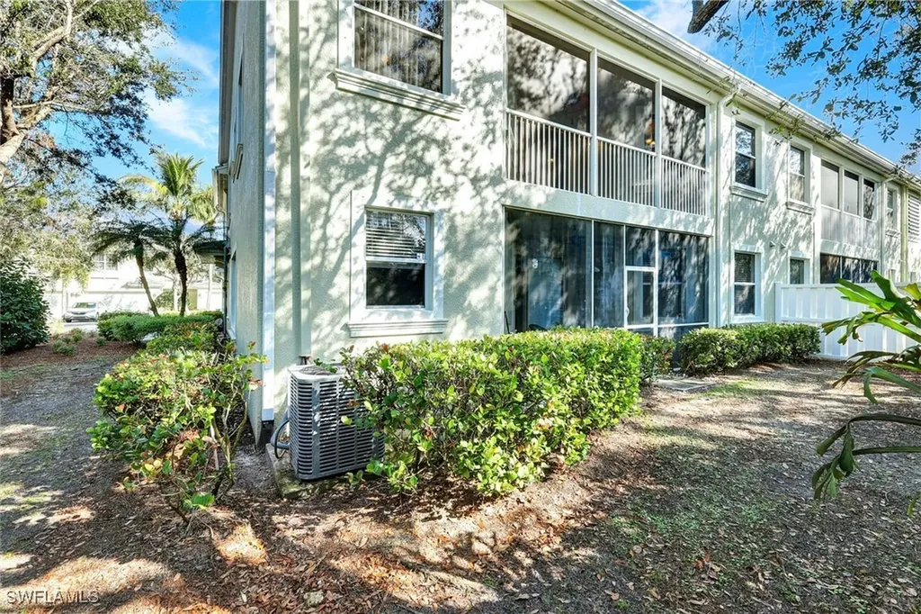 1345 Mariposa Circle Naples FL 34105