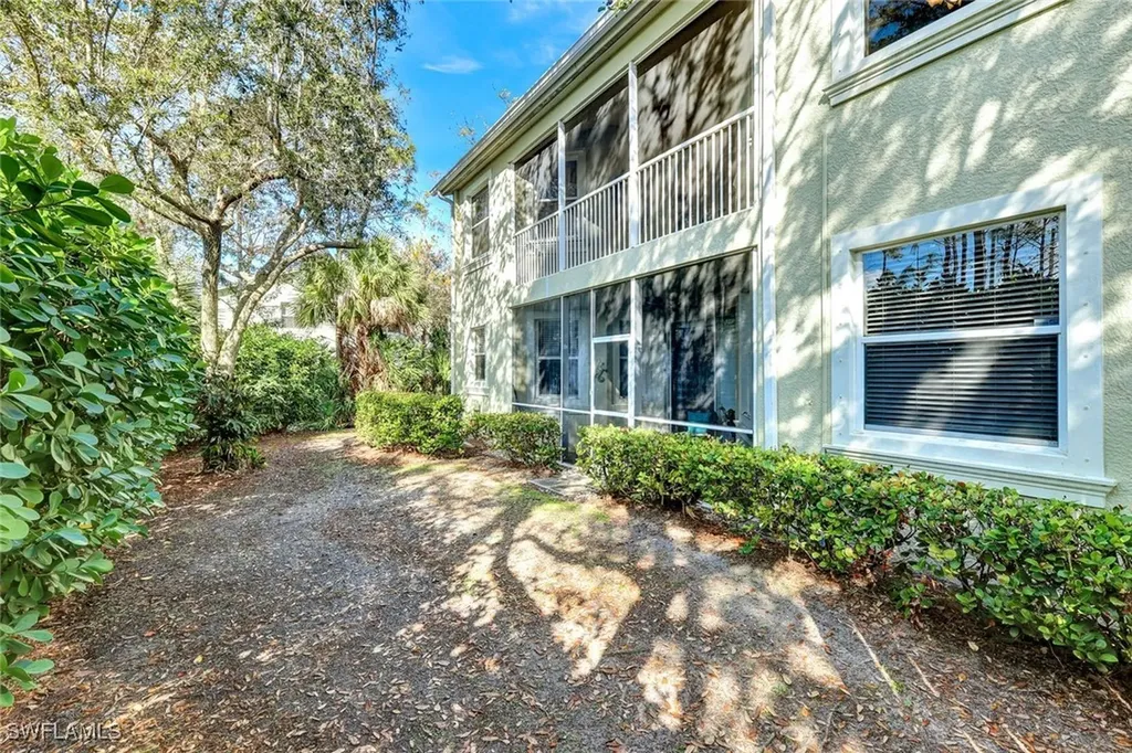 1345 Mariposa Circle Naples FL 34105