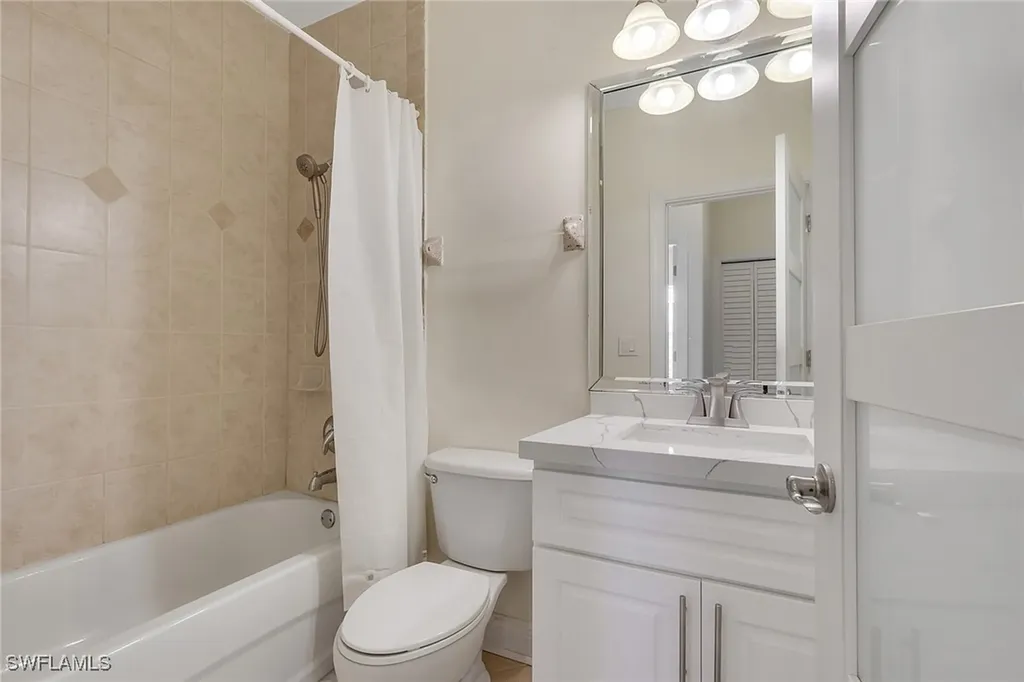 2082 E Tobago Circle Fort Myers FL 33905