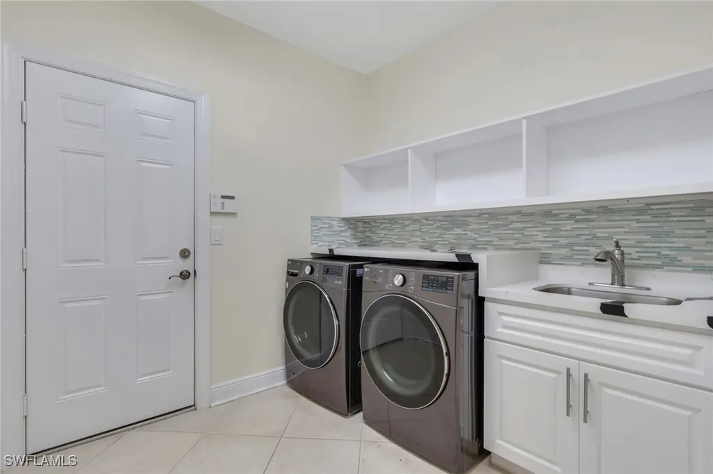 2082 E Tobago Circle Fort Myers FL 33905