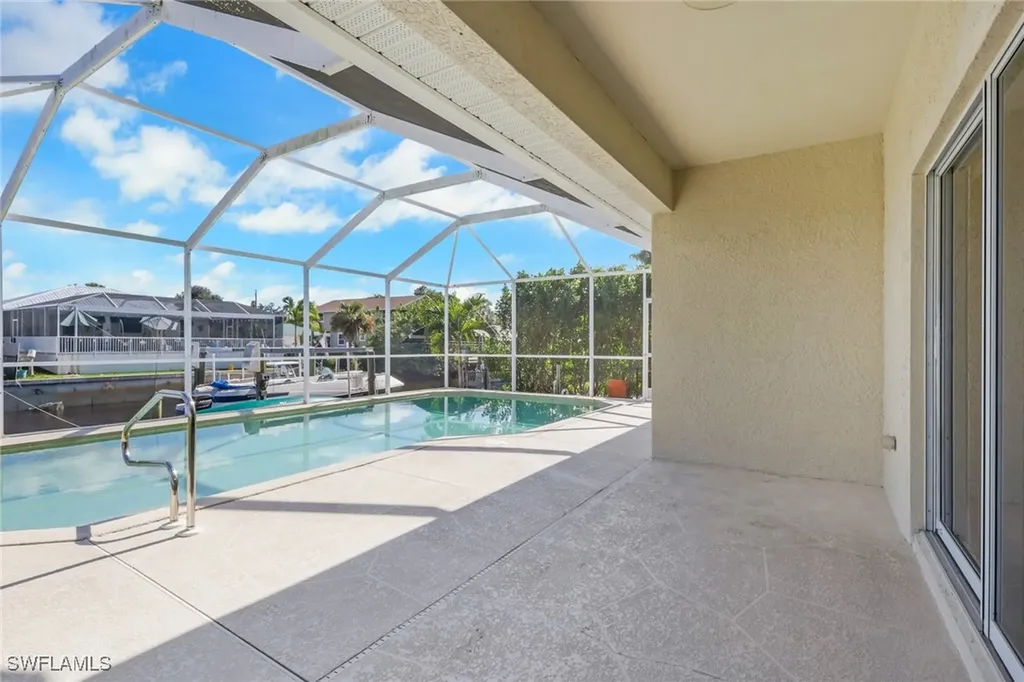 2082 E Tobago Circle Fort Myers FL 33905