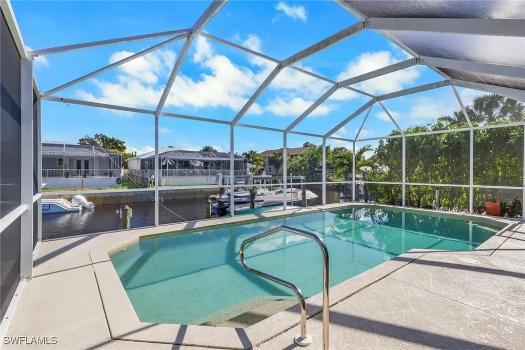2082 E Tobago Circle Fort Myers FL 33905