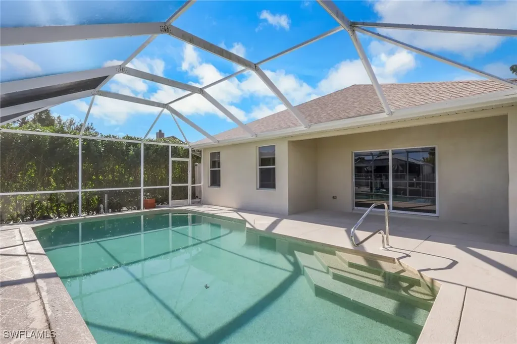 2082 E Tobago Circle Fort Myers FL 33905