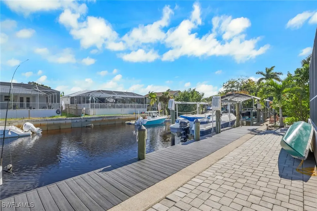 2082 E Tobago Circle Fort Myers FL 33905