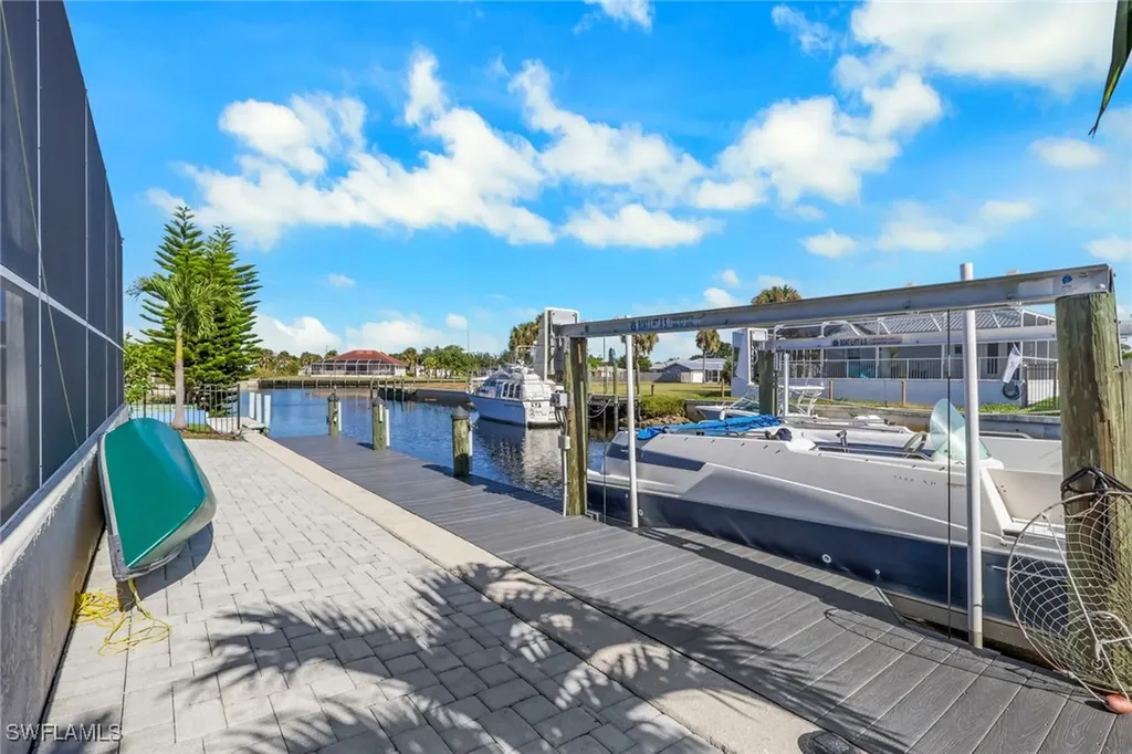 2082 E Tobago Circle Fort Myers FL 33905