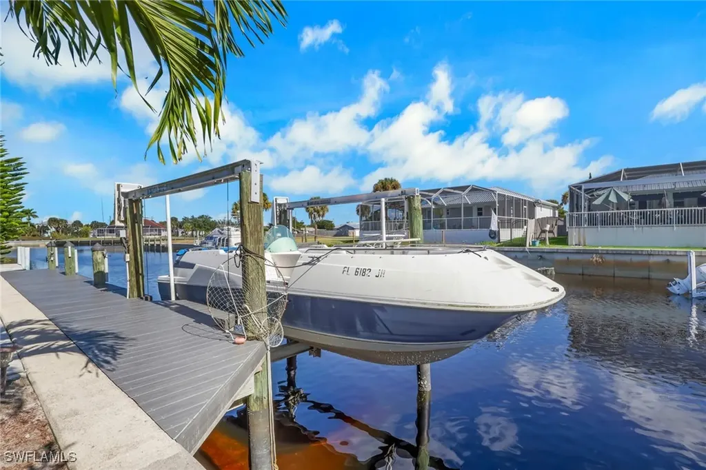 2082 E Tobago Circle Fort Myers FL 33905
