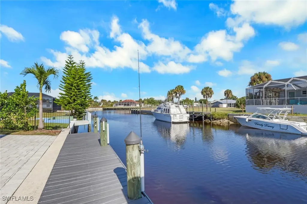 2082 E Tobago Circle Fort Myers FL 33905