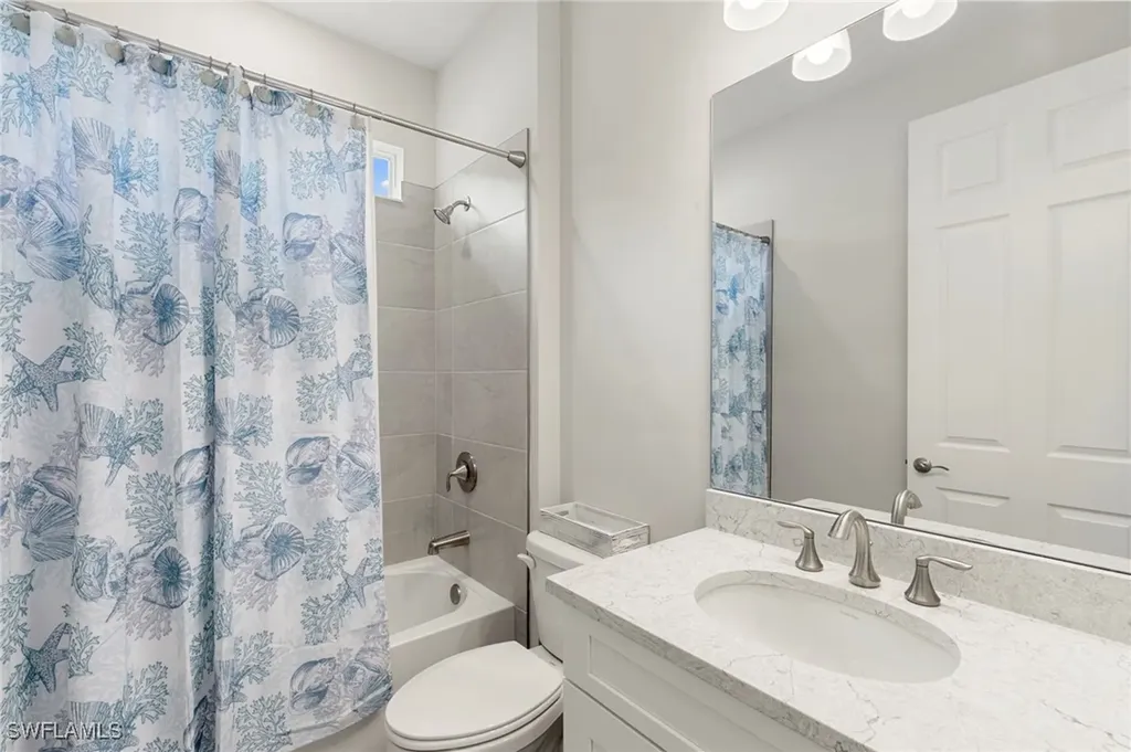 387 Grace Bay Lane Naples FL 34114