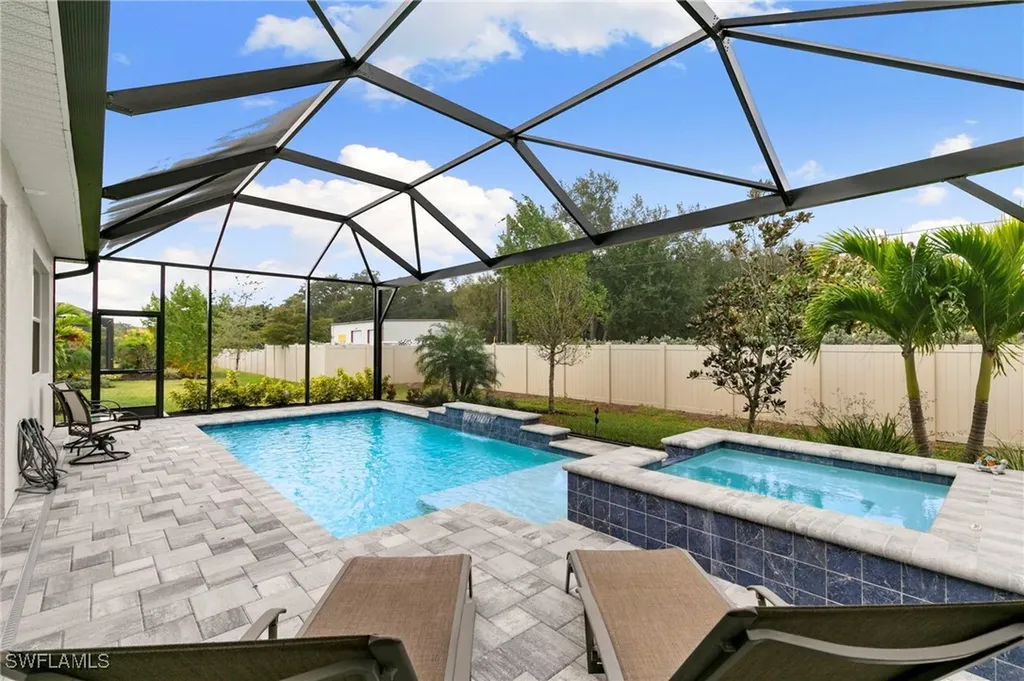 387 Grace Bay Lane Naples FL 34114