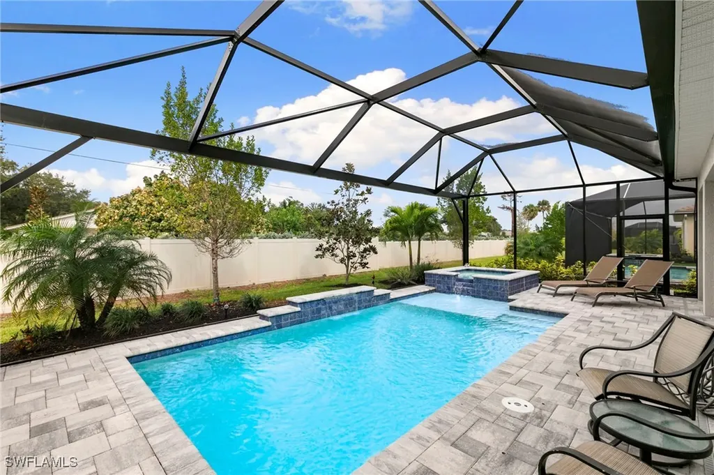 387 Grace Bay Lane Naples FL 34114