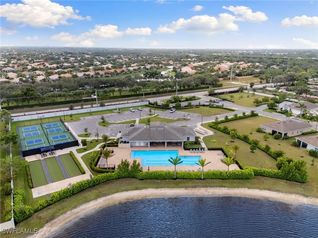 387 Grace Bay Lane Naples FL 34114