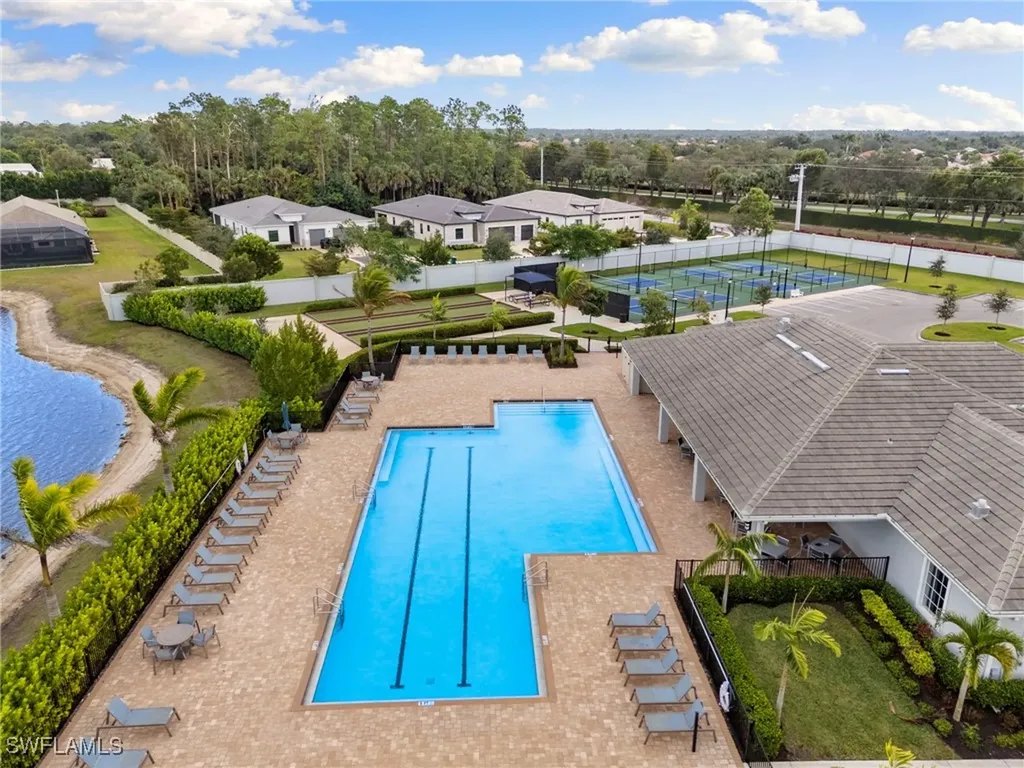 387 Grace Bay Lane Naples FL 34114